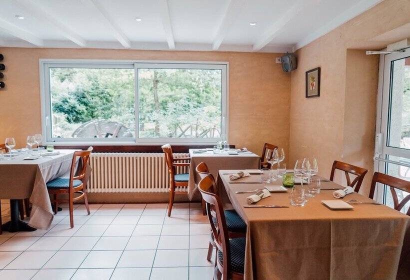 ホテル Logis Auberge De Pont Calleck