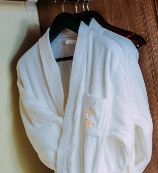 Osh Grand Hotel Chavo