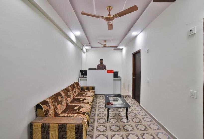 호텔 Oyo 28070 Welcome  And Guest House