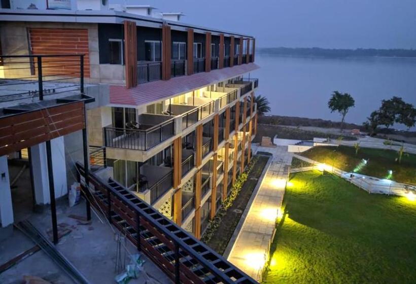 ホテル Sonar Bangla Taki