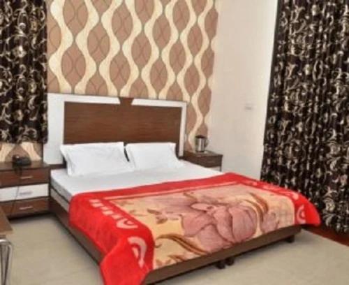 ホテル Spot On 43045 Vivek Plaza