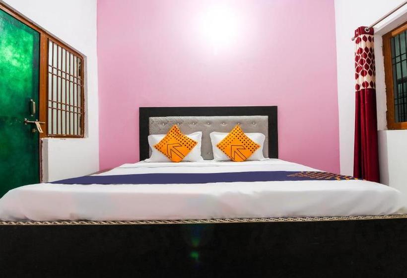 호텔 Spot On 62707 Day Night