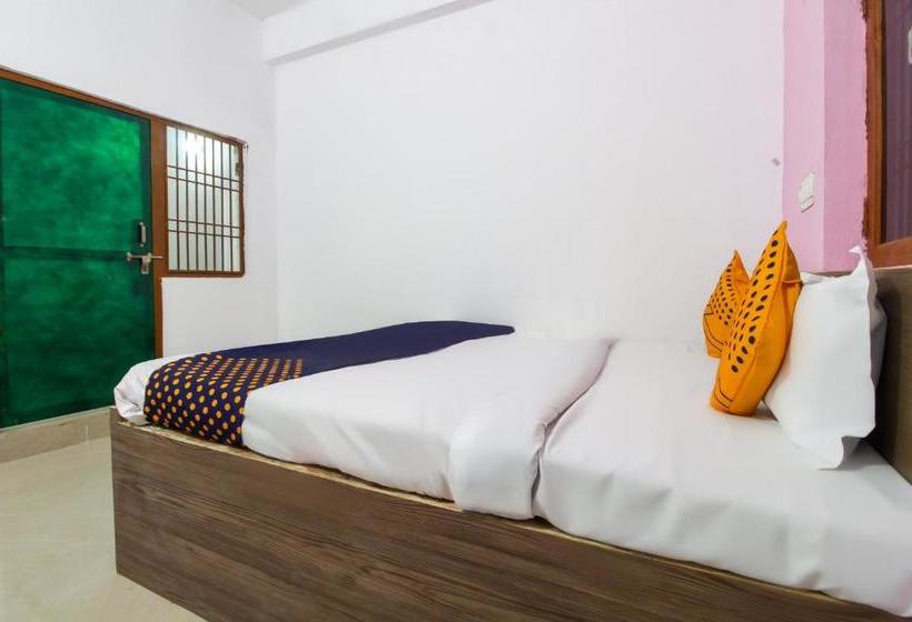 호텔 Spot On 62707 Day Night