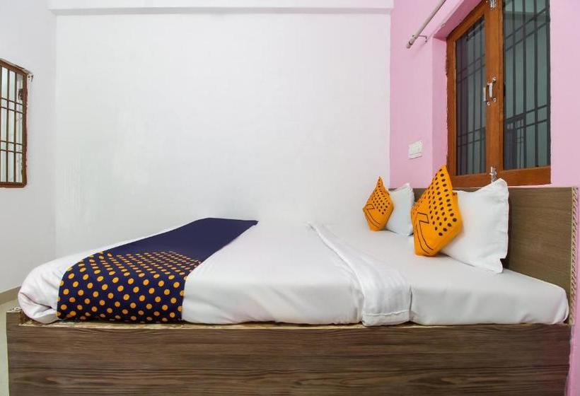 호텔 Spot On 62707 Day Night