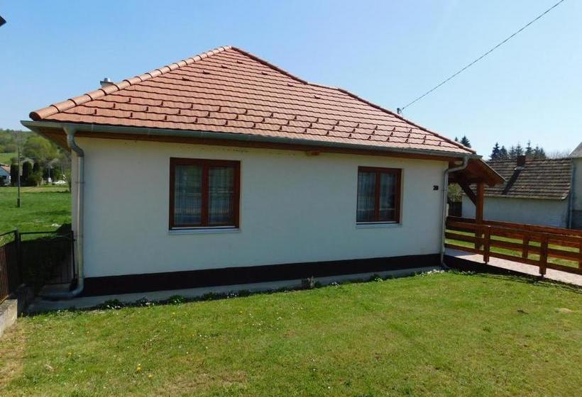 بنسيون 8888 Apartmanház