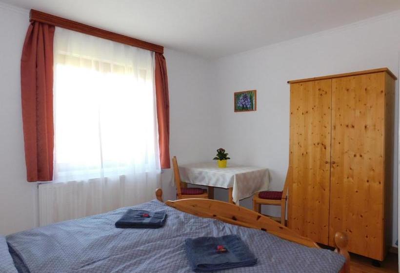 بنسيون 8888 Apartmanház