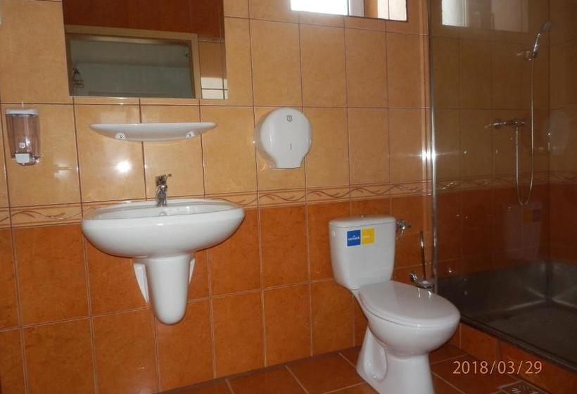 بنسيون Flóra Vendégház Tass