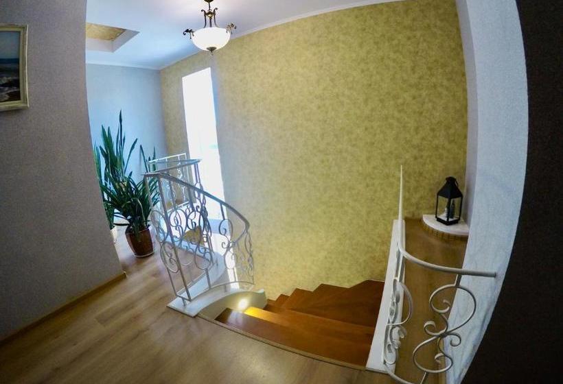 Pension (Hôtel basse catégorie) бутік отель Lavanda