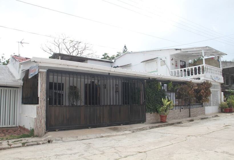 پانسیون Posada Green Sea Villa Helen Kilometro 4 Circumbalar