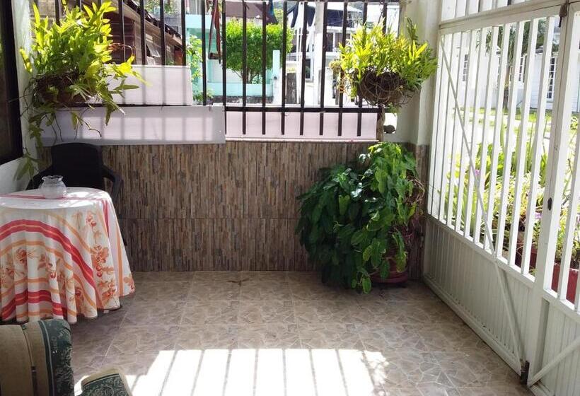 Пансион Posada Green Sea Villa Helen Kilometro 4 Circumbalar