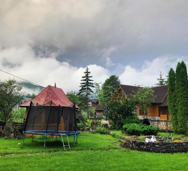 بنسيون Solomia
