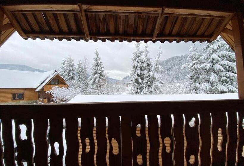 بنسيون Solomia