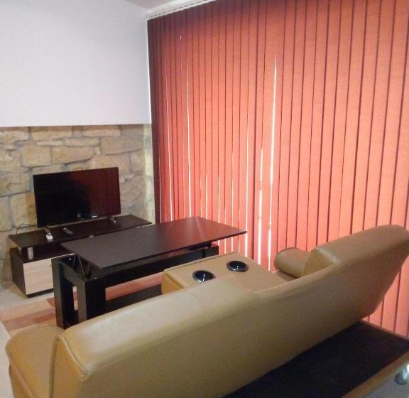 פנסיון Studio Apartment In Palamartsa