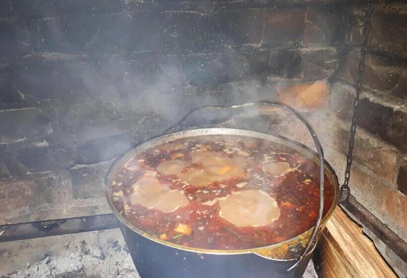 Resort готель River Hill