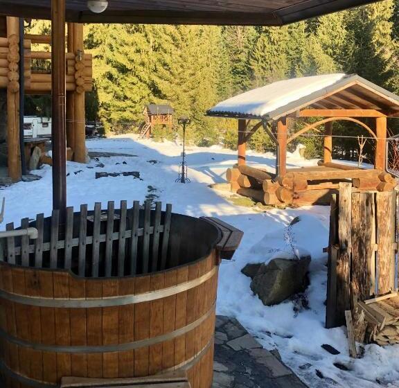 Resort готель River Hill