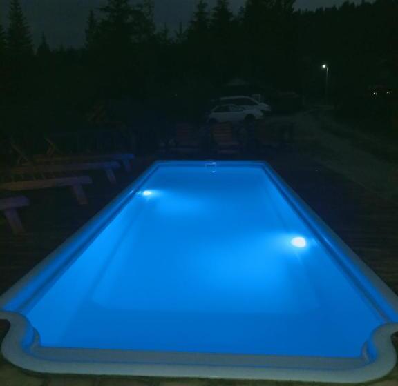 Resort готель River Hill