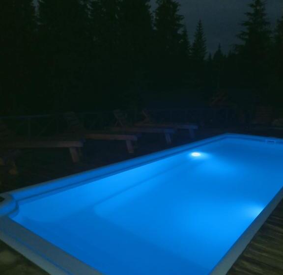 Resort готель River Hill