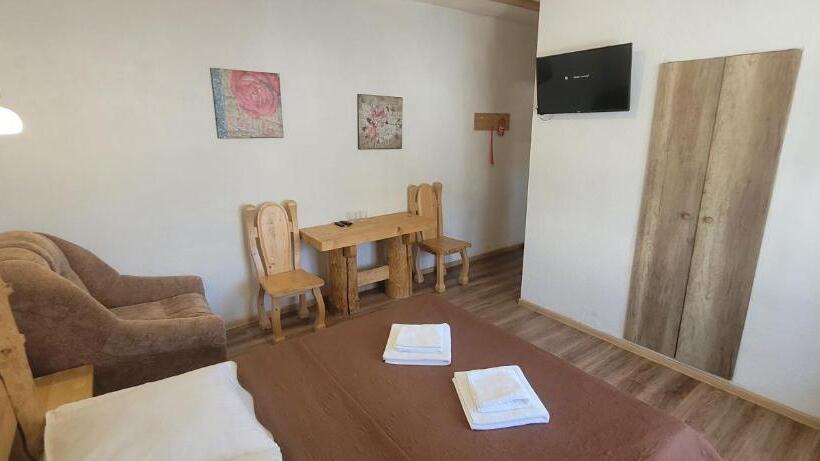 Resort готель River Hill