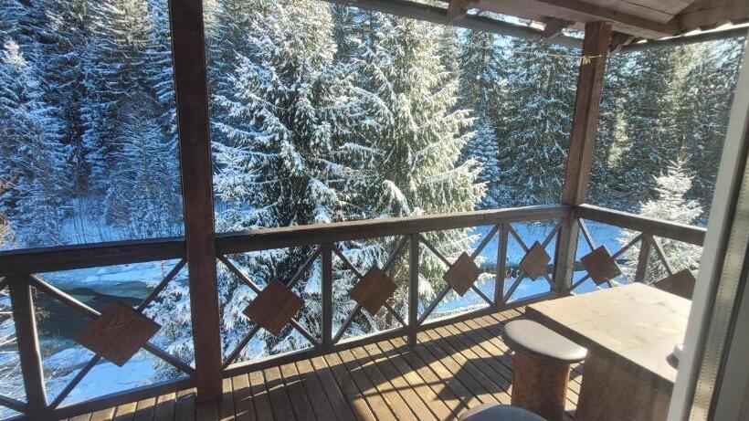 Resort готель River Hill