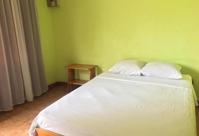 호스텔 Cabinas Brisas Del Golfo