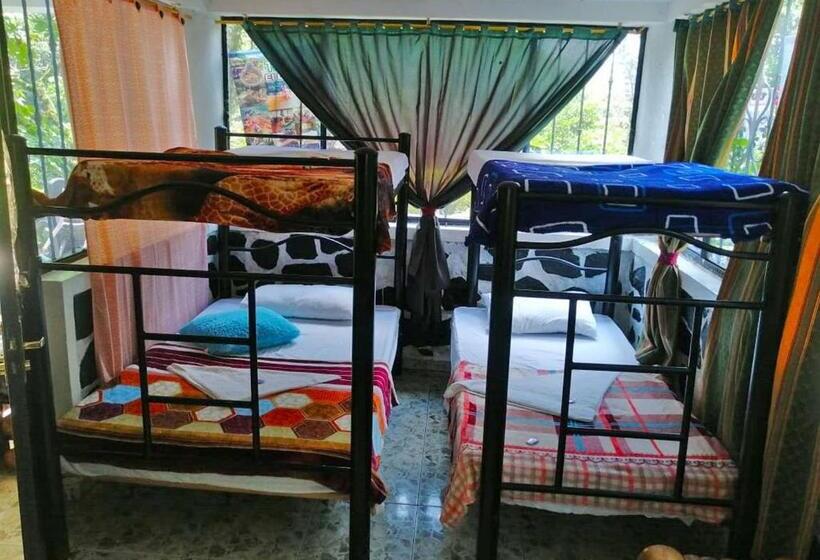 הוסטל Termales El Escondite