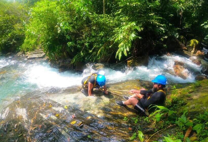 הוסטל Termales El Escondite