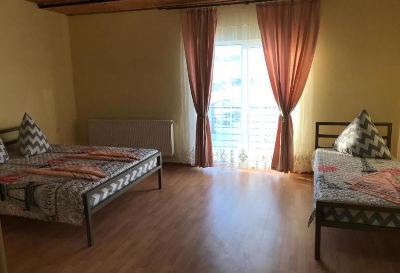 住宿加早餐  лідія