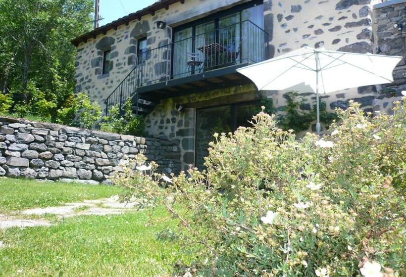 مبيت وإفطار Aux Caprices D'aubrac