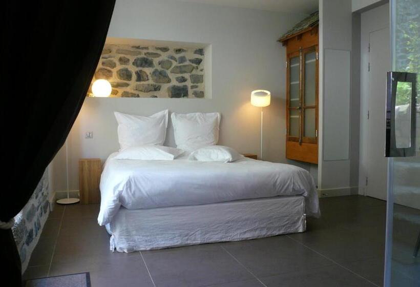 مبيت وإفطار Aux Caprices D'aubrac