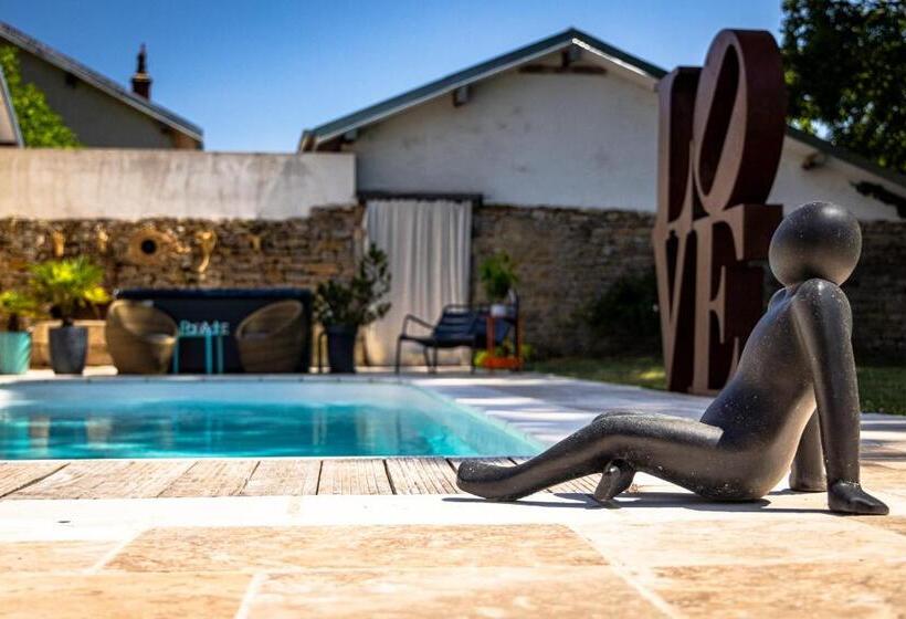مبيت وإفطار Le 49 Côté Parc & Spa