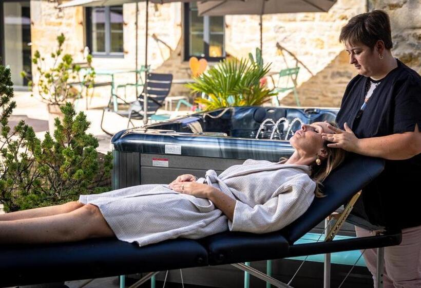 مبيت وإفطار Le 49 Côté Parc & Spa