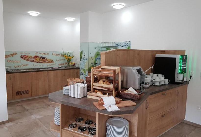 住宿加早餐  Rimo