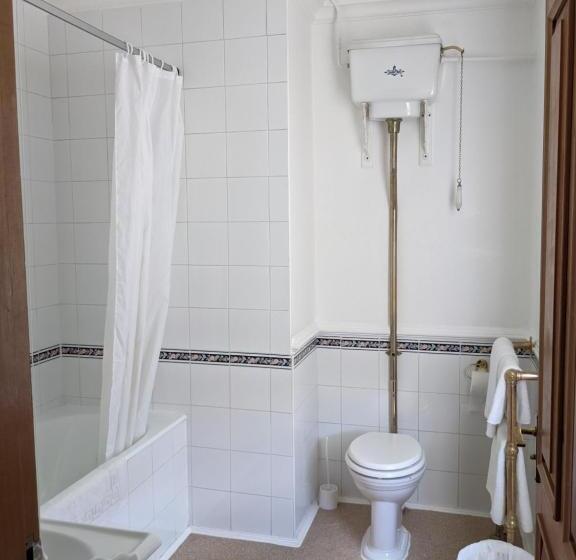 مبيت وإفطار The Londesborough Arms Bar With En Suite Rooms