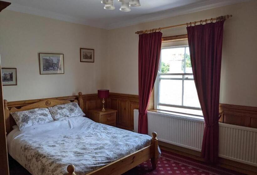 مبيت وإفطار The Londesborough Arms Bar With En Suite Rooms