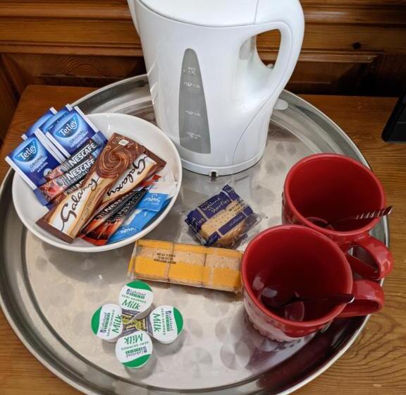 مبيت وإفطار The Londesborough Arms Bar With En Suite Rooms