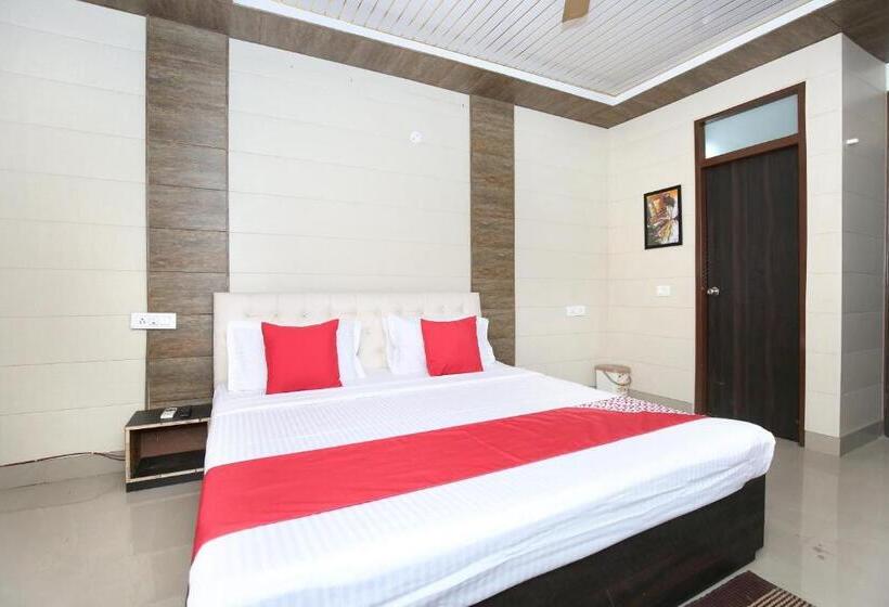 호텔 Collection O Gold Star