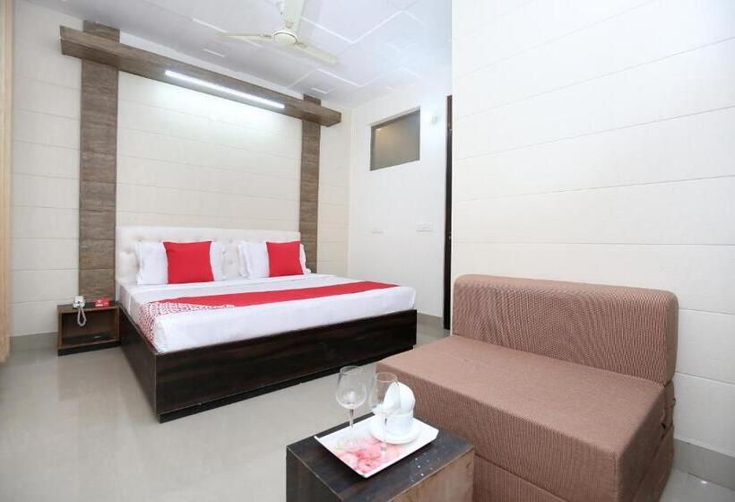 호텔 Collection O Gold Star