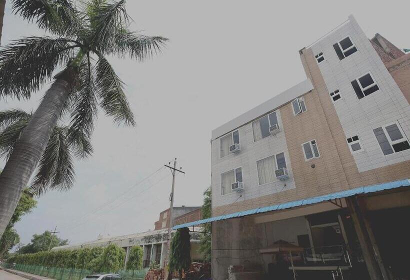 호텔 Collection O Gold Star