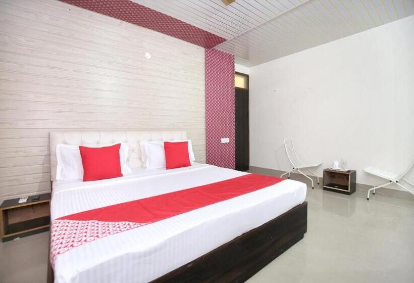 호텔 Collection O Gold Star