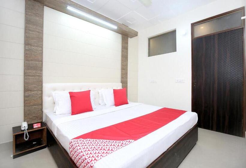 호텔 Collection O Gold Star