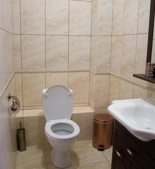 בית מלון כפרי арт готель династія