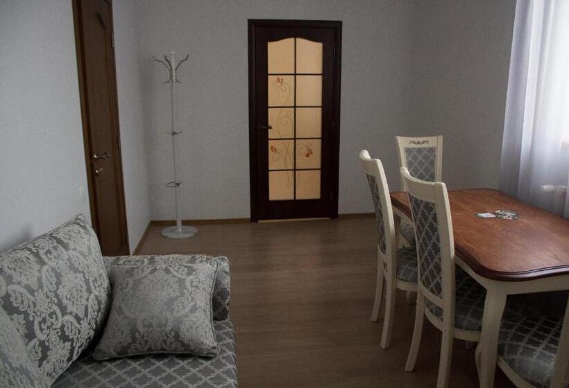 בית מלון כפרי арт готель династія