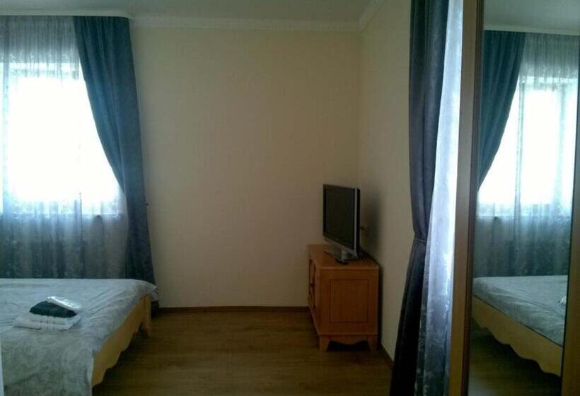 בית מלון כפרי арт готель династія