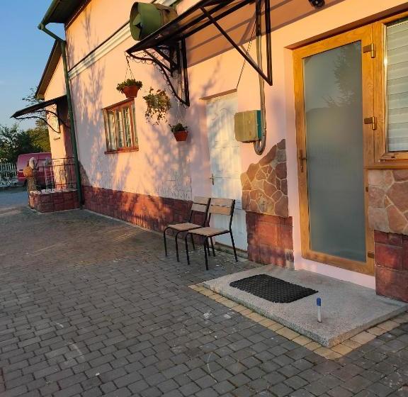 בית מלון כפרי Rava Ruska