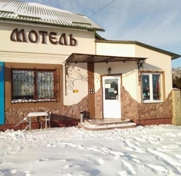 בית מלון כפרי Rava Ruska