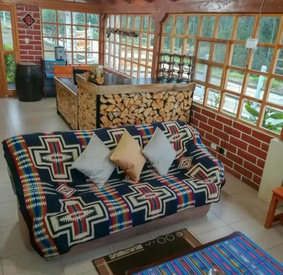 هتل Cuscungo Cotopaxi Hostel & Lodge