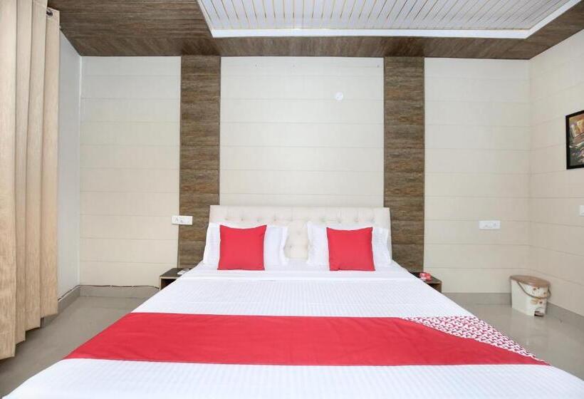 호텔 Collection O Gold Star