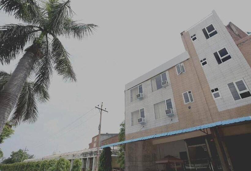 호텔 Collection O Gold Star