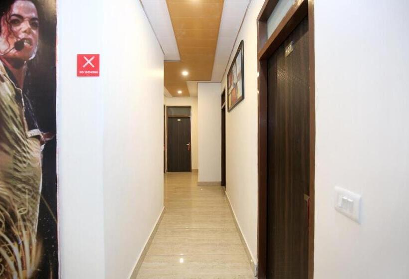 호텔 Collection O Gold Star