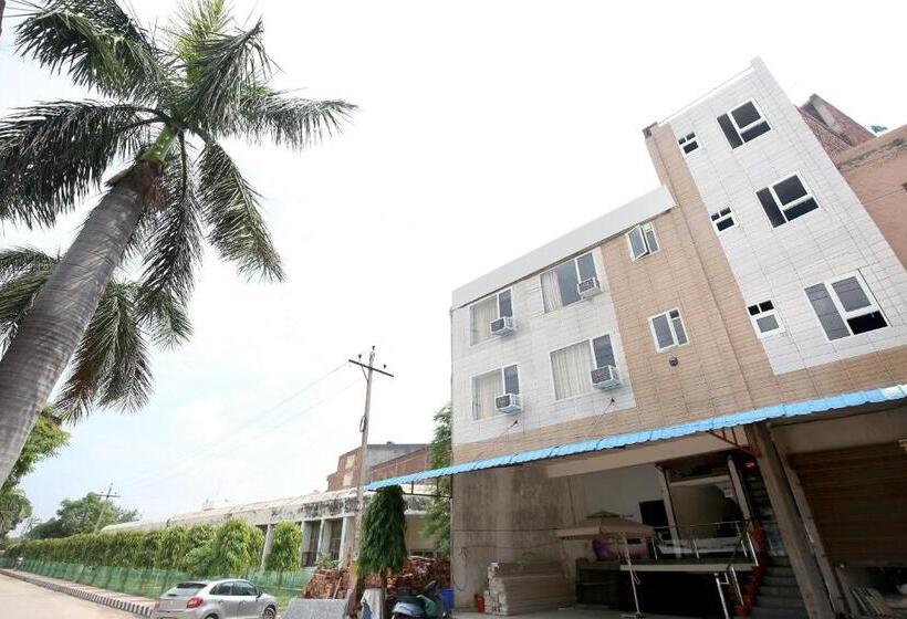 호텔 Collection O Gold Star